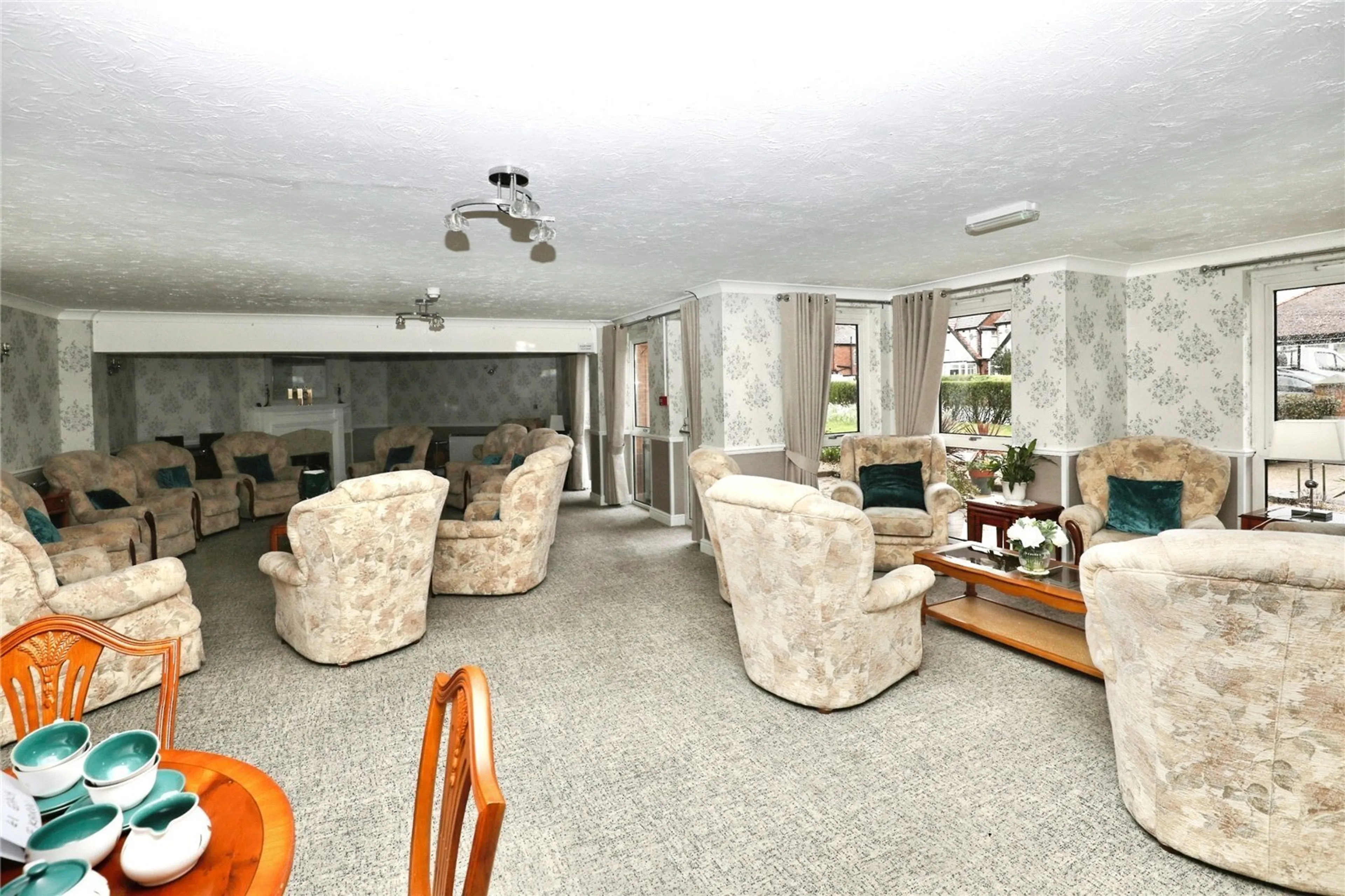 Photo 10