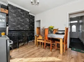 Elm Road, Grays thumb 3