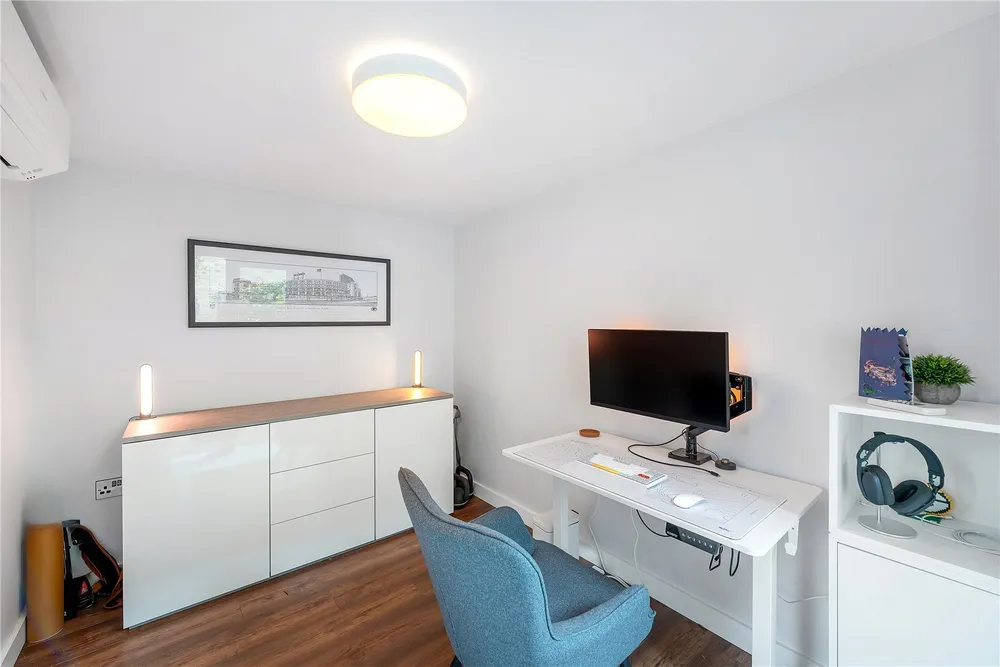 Lyham Close, London, SW2