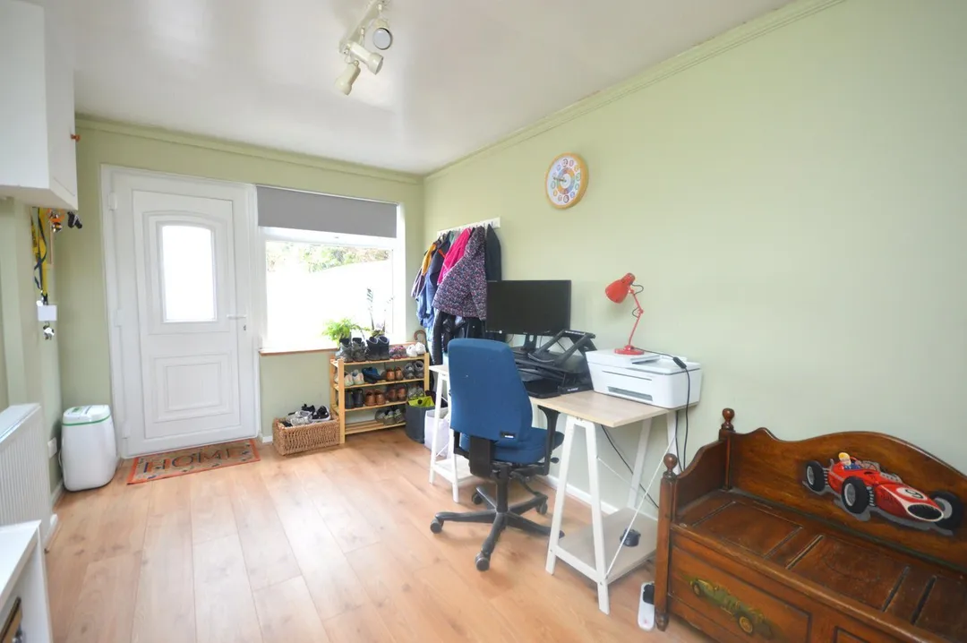 https://mr0.homeflow-assets.co.uk/files/photo/image/46951/5646/_x_/55128270.jpg