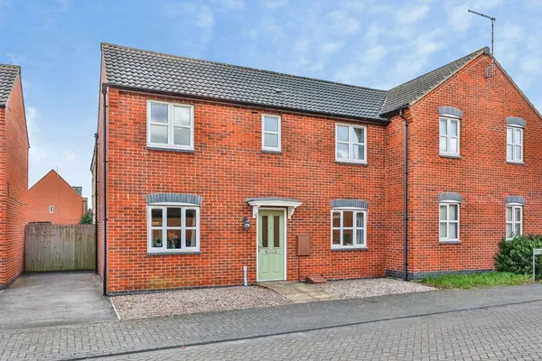 Centurion Close, Hucknall, Nottingham...
