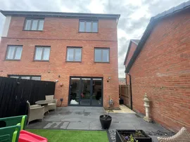 Staithes Drive, Wakefield thumb 2