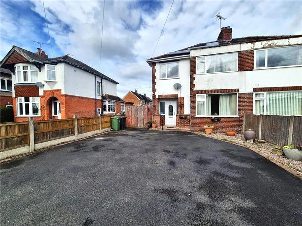 Wrexham Road, Rhostyllen, Wrexham, LL14