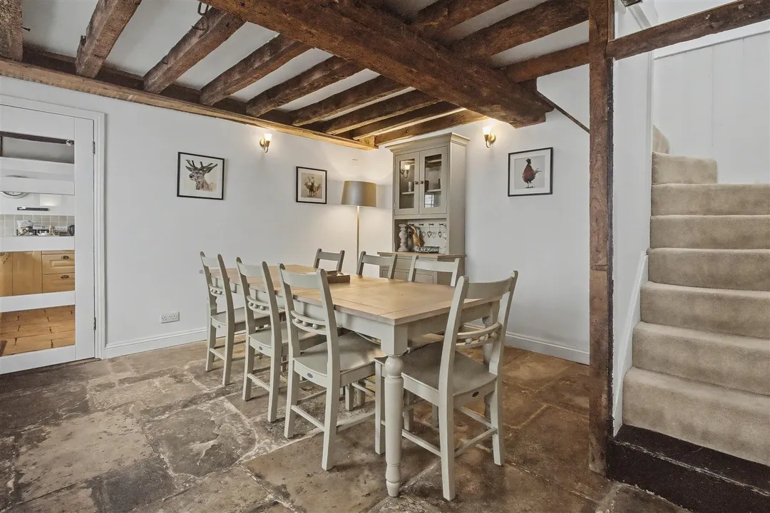 https://mr0.homeflow-assets.co.uk/files/photo/image/46953/0874/_x_/2ol8PUvqi0W-AblCmzgb1w.jpg