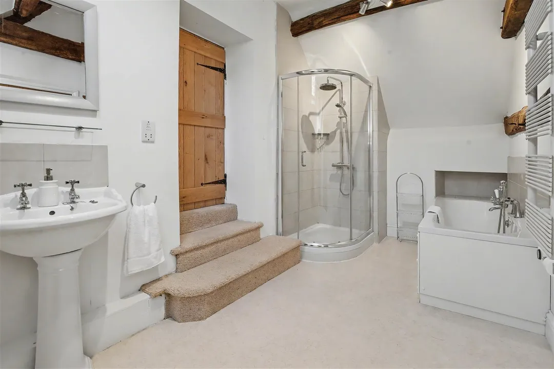 https://mr0.homeflow-assets.co.uk/files/photo/image/46953/0891/_x_/9DX4gaILqU2ZofGPMwBpeg.jpg