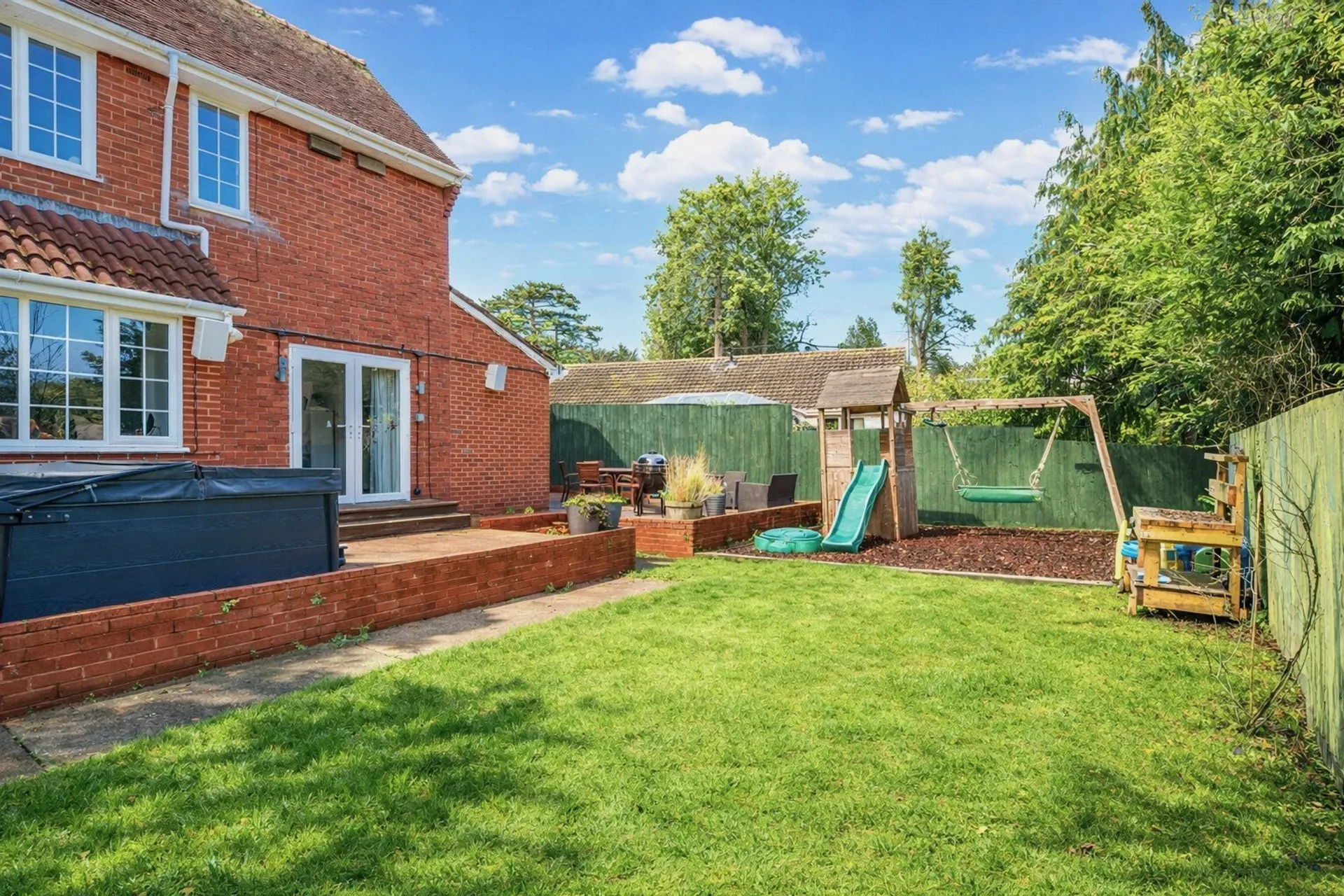 Property photo top 1