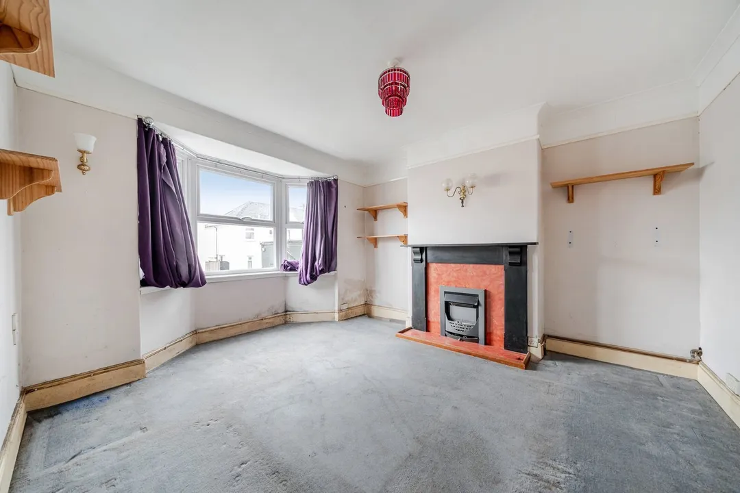 https://mr0.homeflow-assets.co.uk/files/photo/image/46957/4790/_x_/54968601.jpg