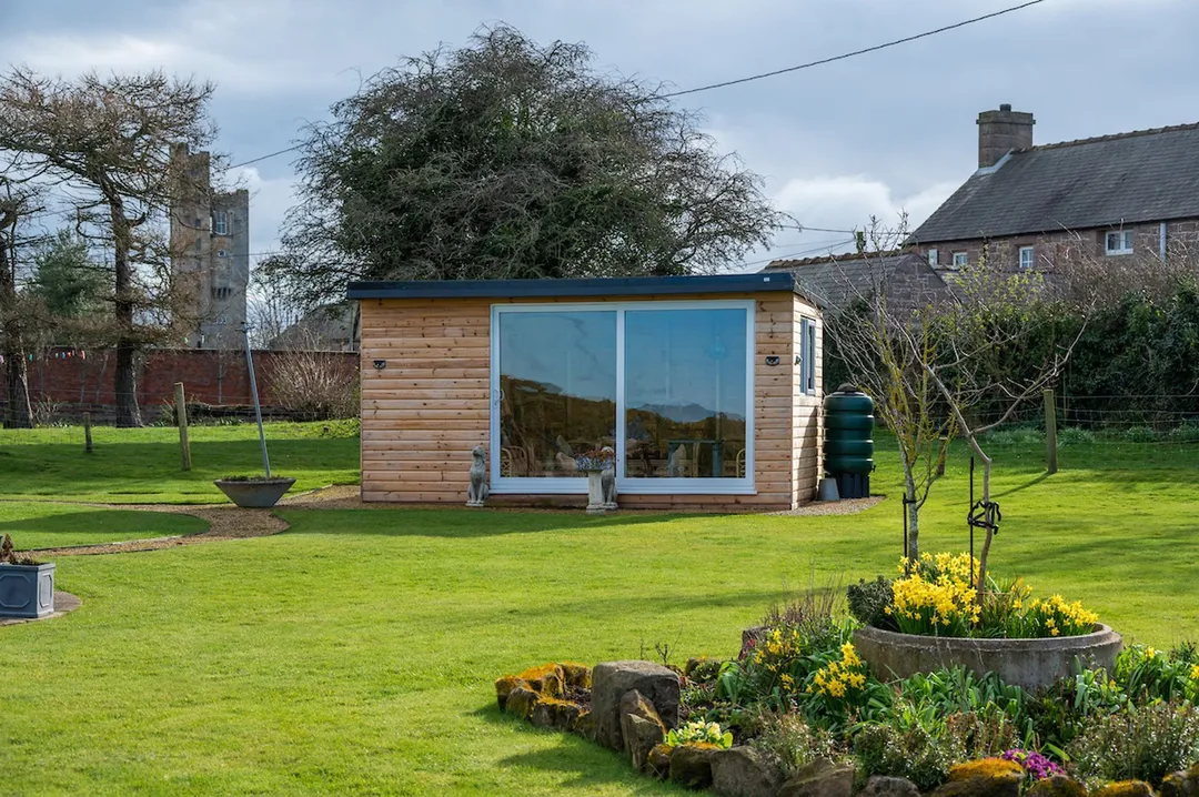 https://mr0.homeflow-assets.co.uk/files/photo/image/46958/3283/_x_/HaggerstonEXT-63.jpg
