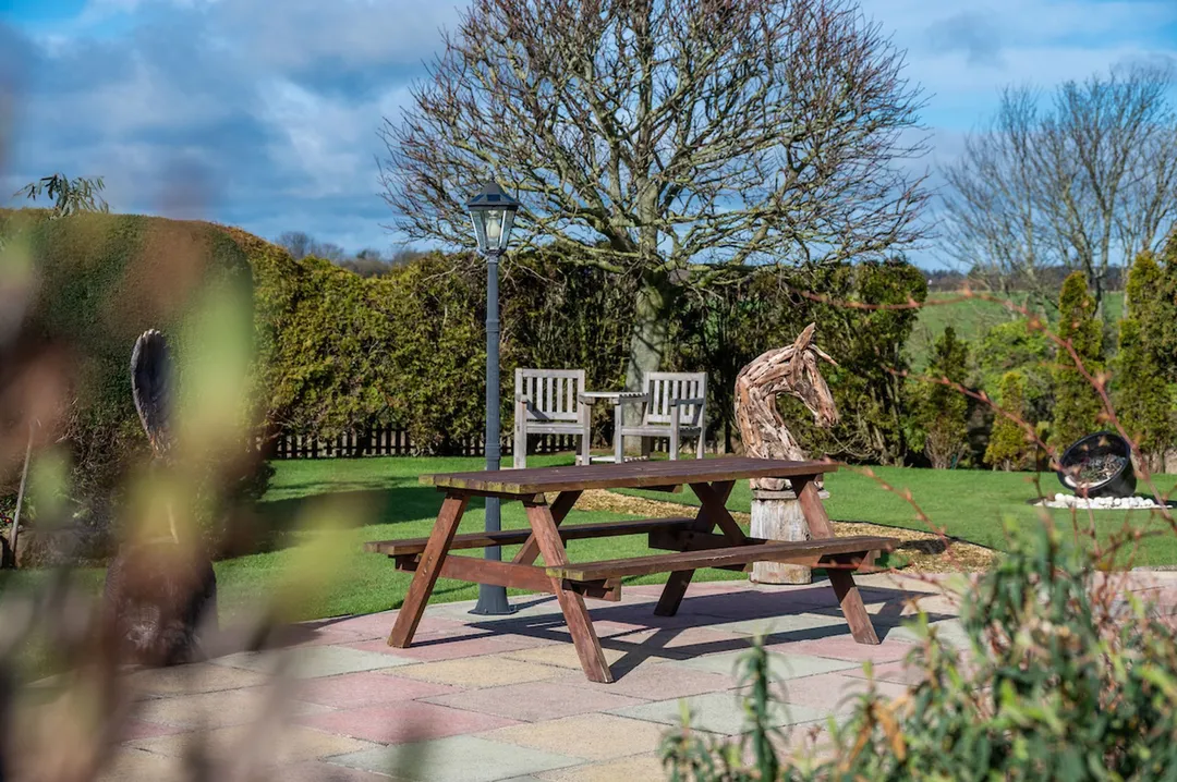 https://mr0.homeflow-assets.co.uk/files/photo/image/46958/3292/_x_/HaggerstonEXT-79.jpg