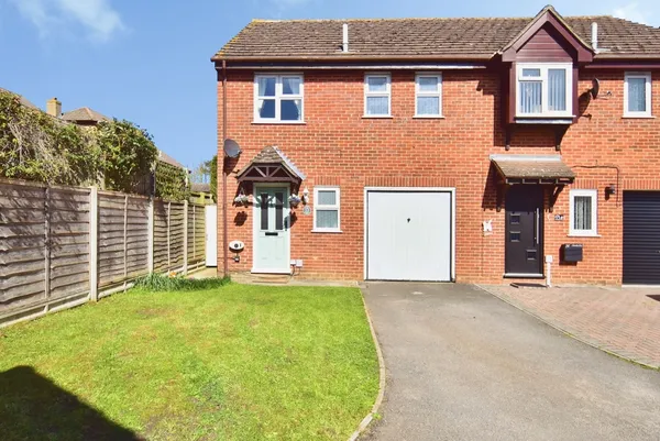Horseshoe Close, Weavering, Maidstone...