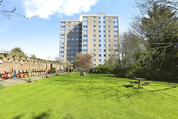 Deverill Court, Avenue Road, London, ...