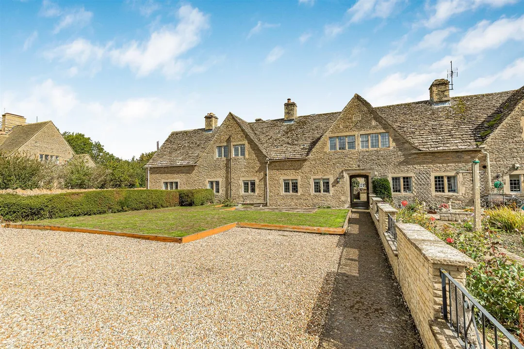 https://mr0.homeflow-assets.co.uk/files/photo/image/46963/2133/_x_/DOfz1_LaNUyfvtSvaJS03Q.jpg