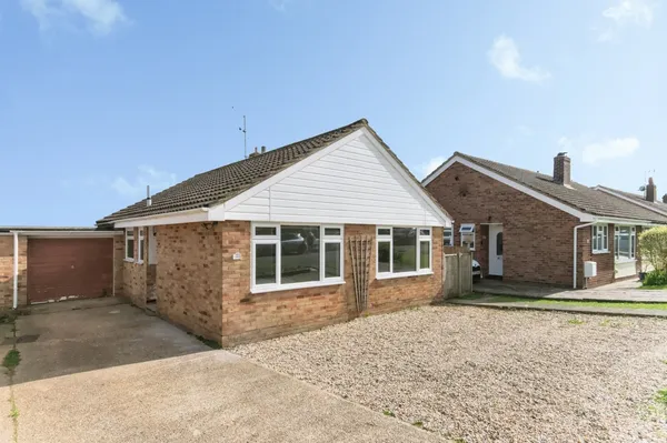 Grange Close, Horam, Heathfield, East...