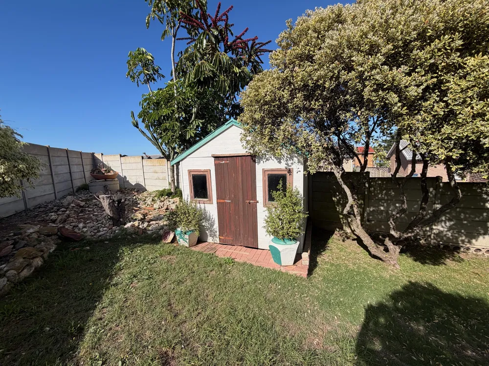 South Africa, Western Cape, Dana Bay, E. Distorta Street, 6