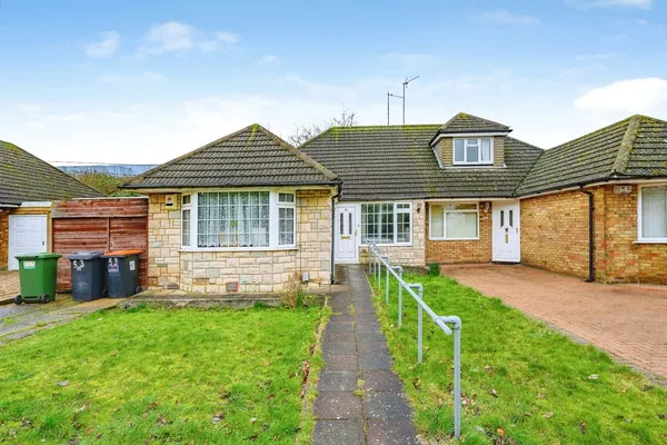 Ridgeway Avenue, Dunstable, Bedfordsh...