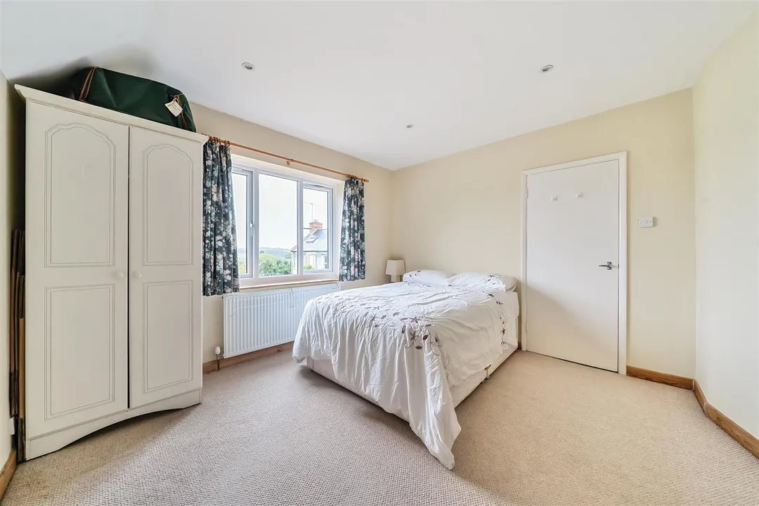 https://mr0.homeflow-assets.co.uk/files/photo/image/46969/5121/_x_/zZbKobpJBUa6522Rpsp4-g.jpg