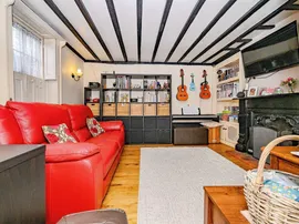Lawn Lane, Hemel Hempstead thumb 2