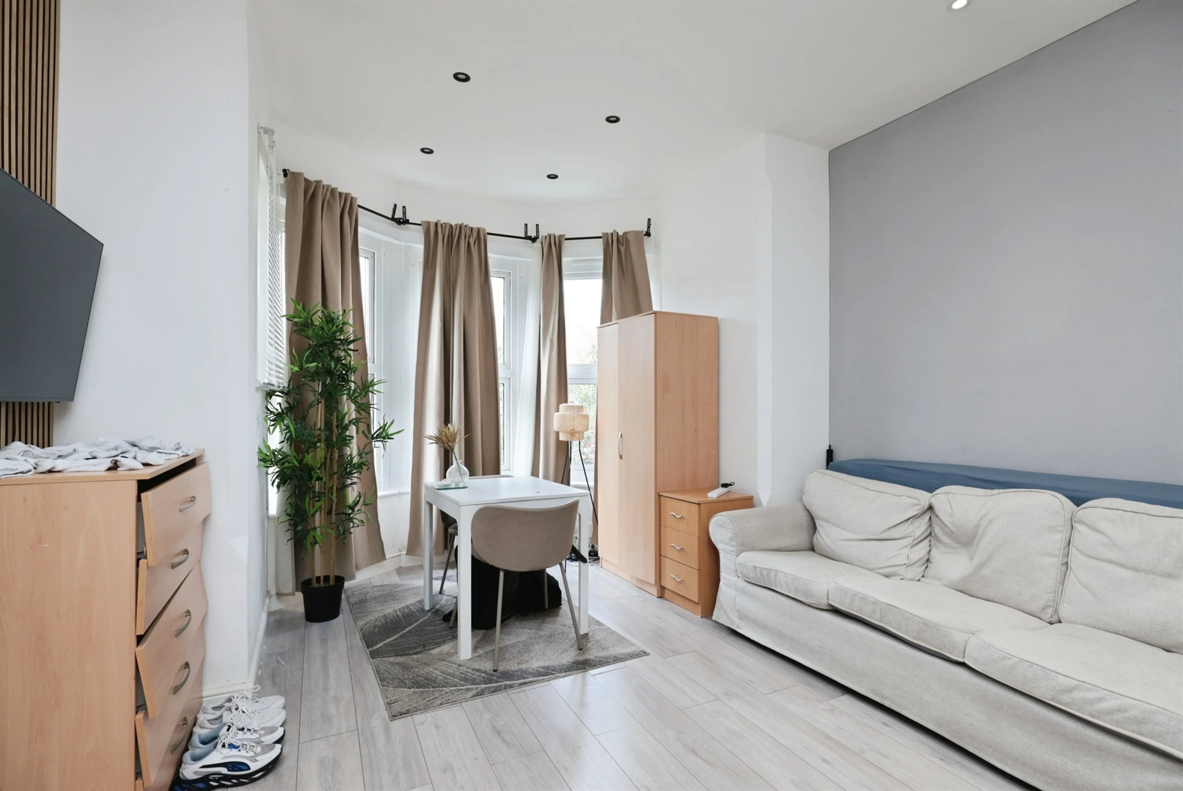 Property at Chalk Hill, Watford