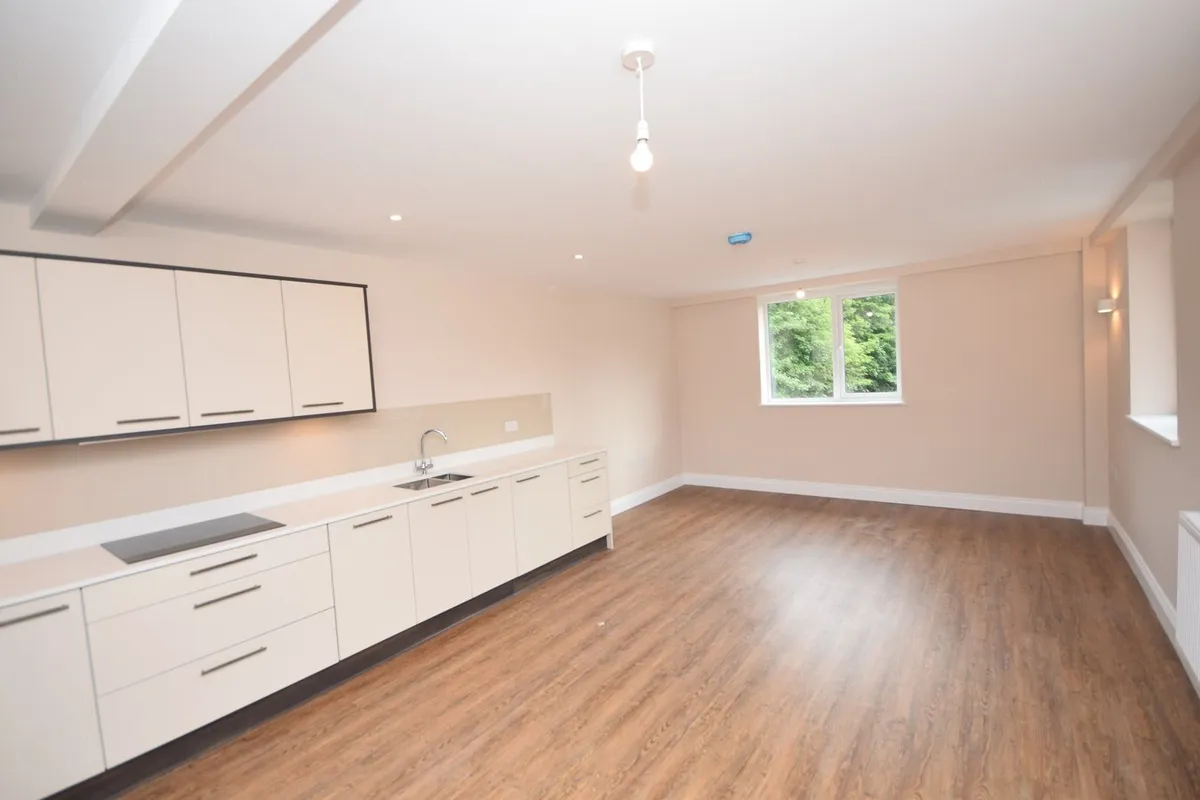 Hickleys Court, South Street, Farnham, Surrey, GU9