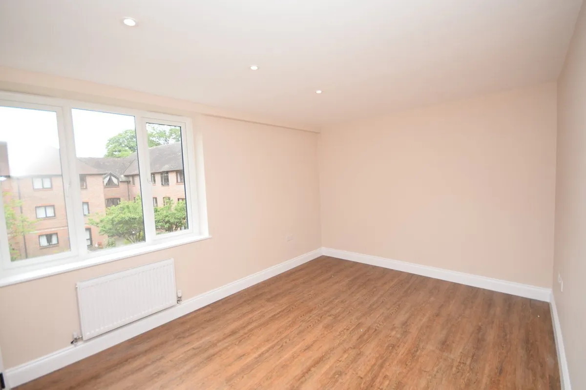 Hickleys Court, South Street, Farnham, Surrey, GU9