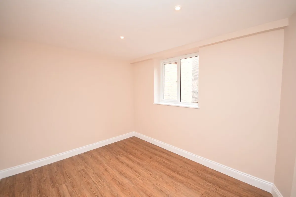 Hickleys Court, South Street, Farnham, Surrey, GU9