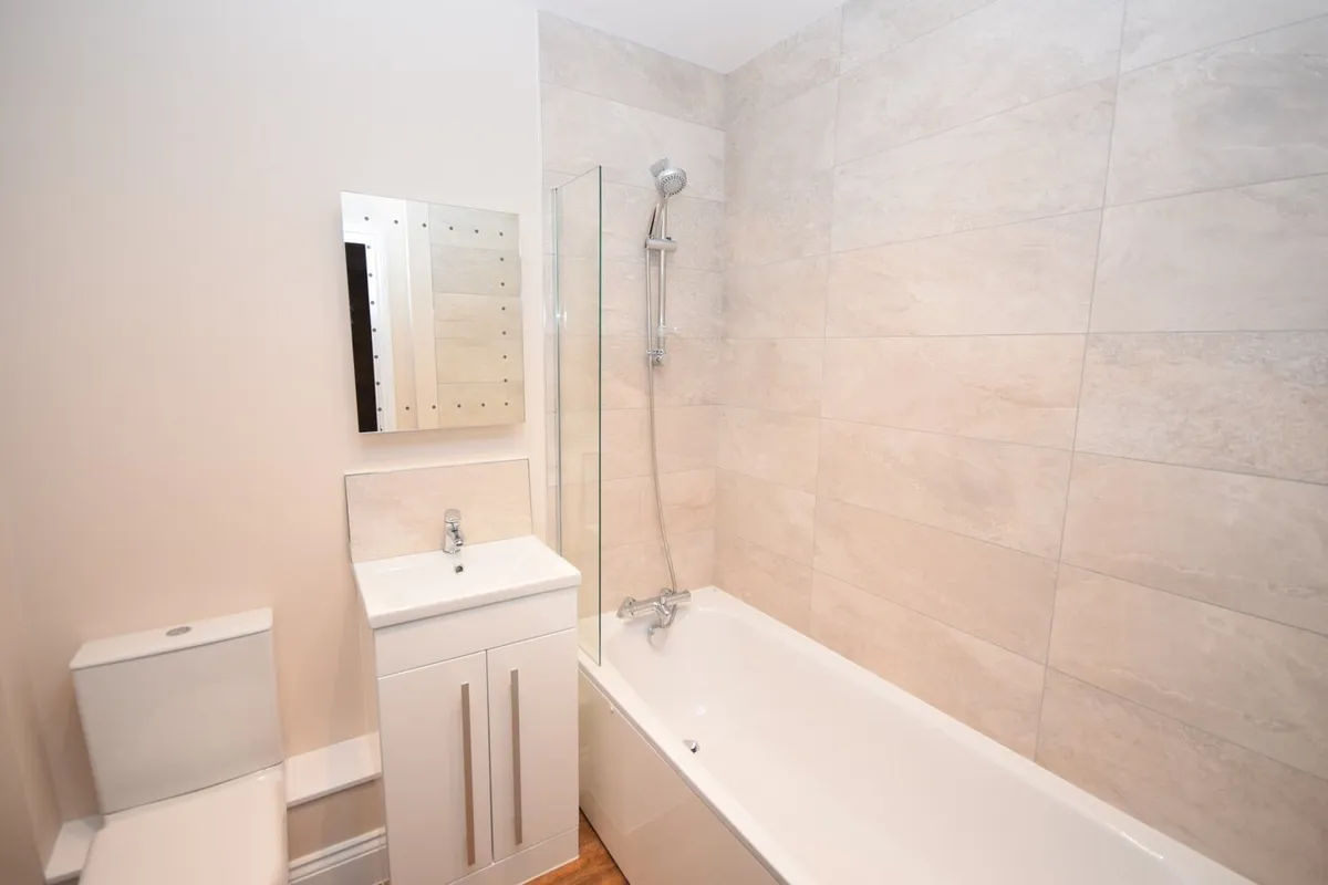 Hickleys Court, South Street, Farnham, Surrey, GU9