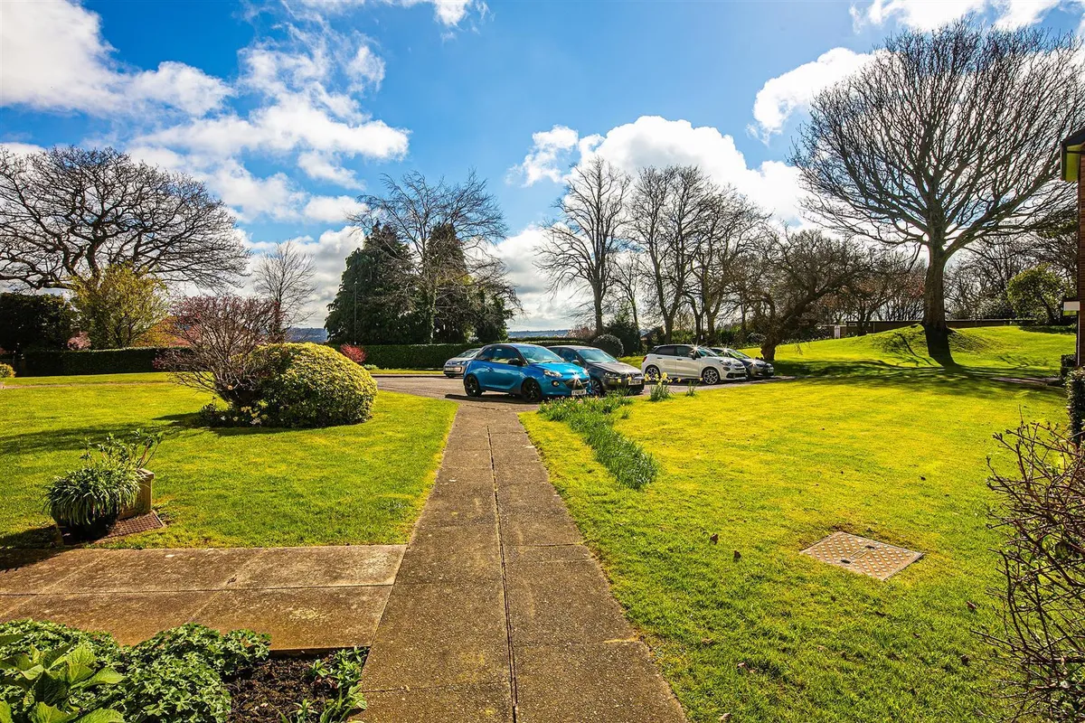 48 The Glen, Endcliffe, S10 3FN