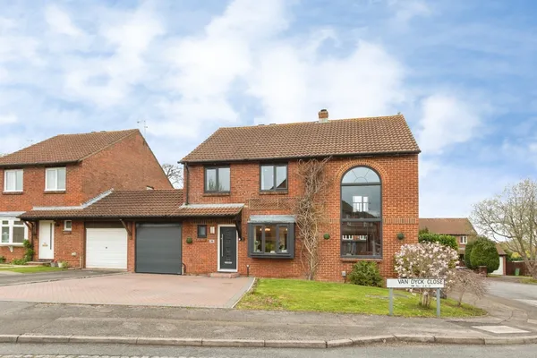 Van Dyck Close, Basingstoke, Hampshir...