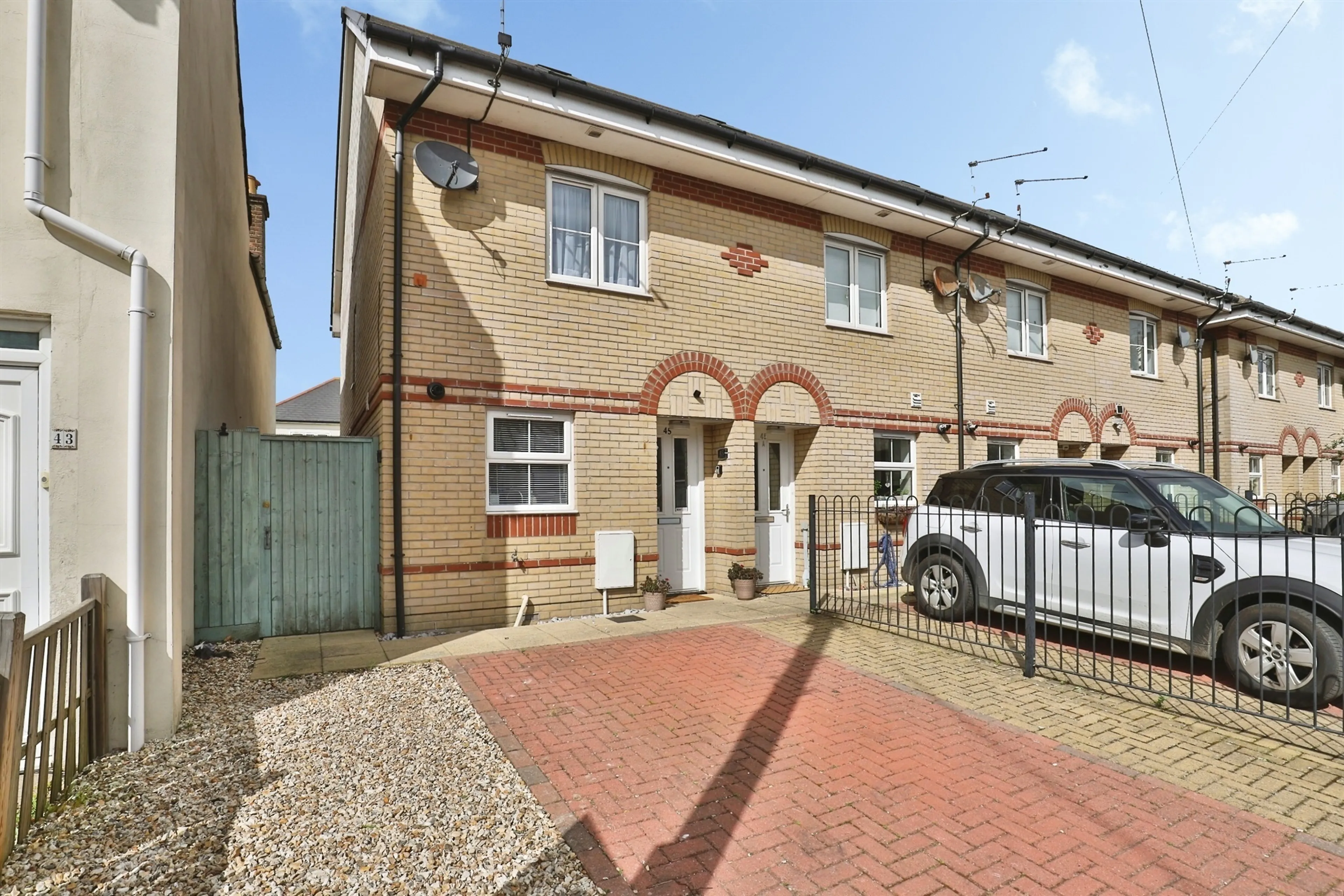 Property photo 0