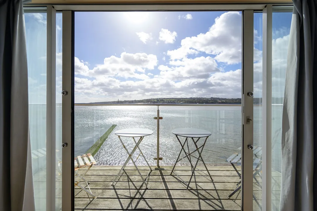 https://mr0.homeflow-assets.co.uk/files/photo/image/46986/1394/_x_/PierMaltings7-19.jpg