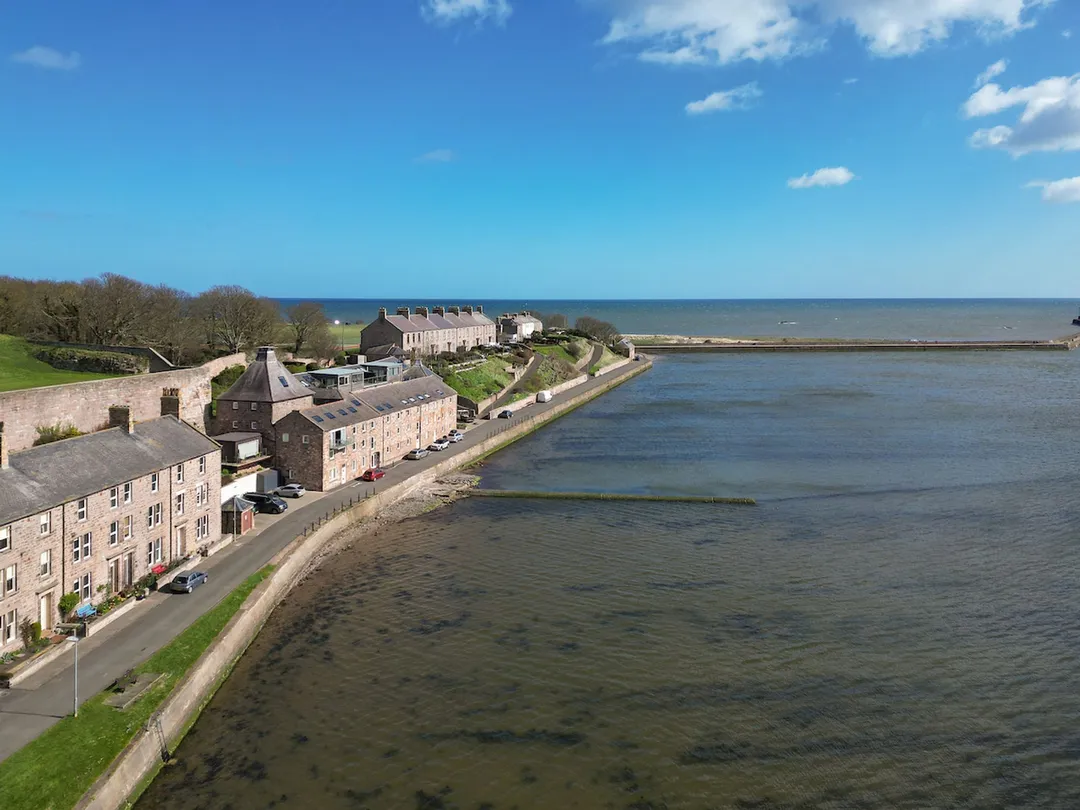 https://mr0.homeflow-assets.co.uk/files/photo/image/46986/1409/_x_/PierMaltings7-DRONE-4.jpg
