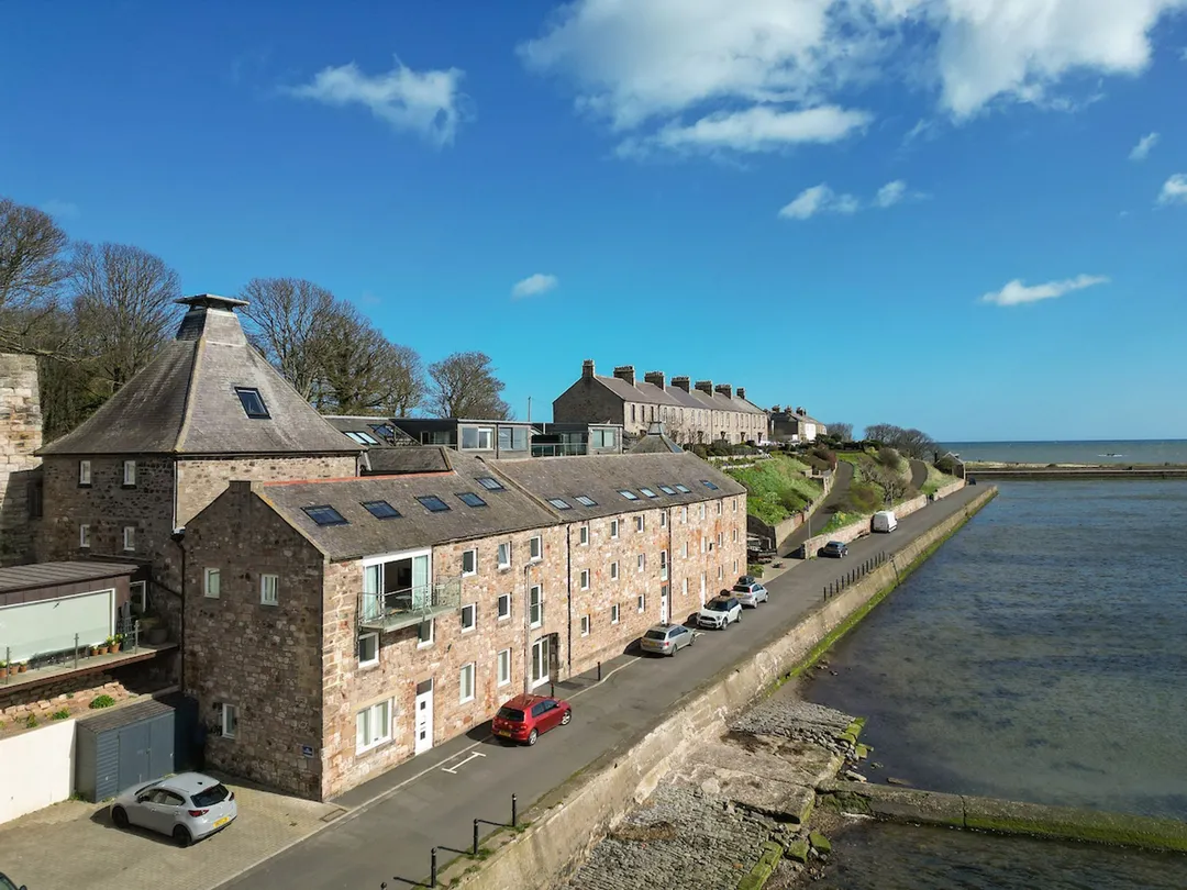 https://mr0.homeflow-assets.co.uk/files/photo/image/46986/1421/_x_/PierMaltings7-DRONE-1.jpg