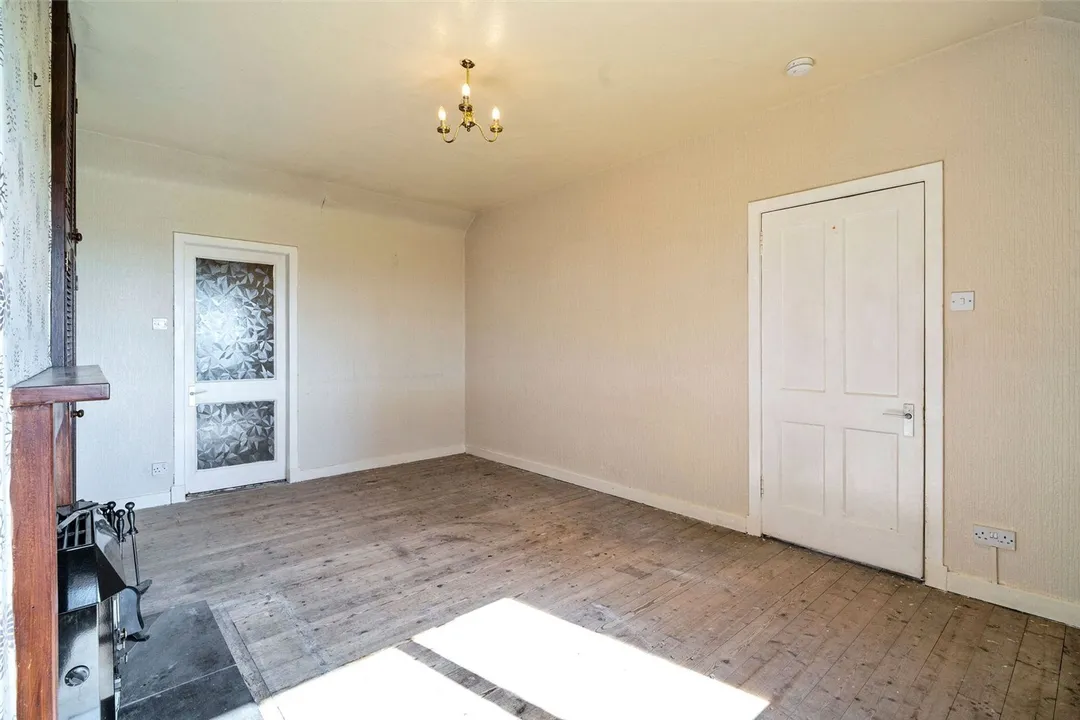 https://mr0.homeflow-assets.co.uk/files/photo/image/46986/1854/_x_/PAT250326_32.jpg