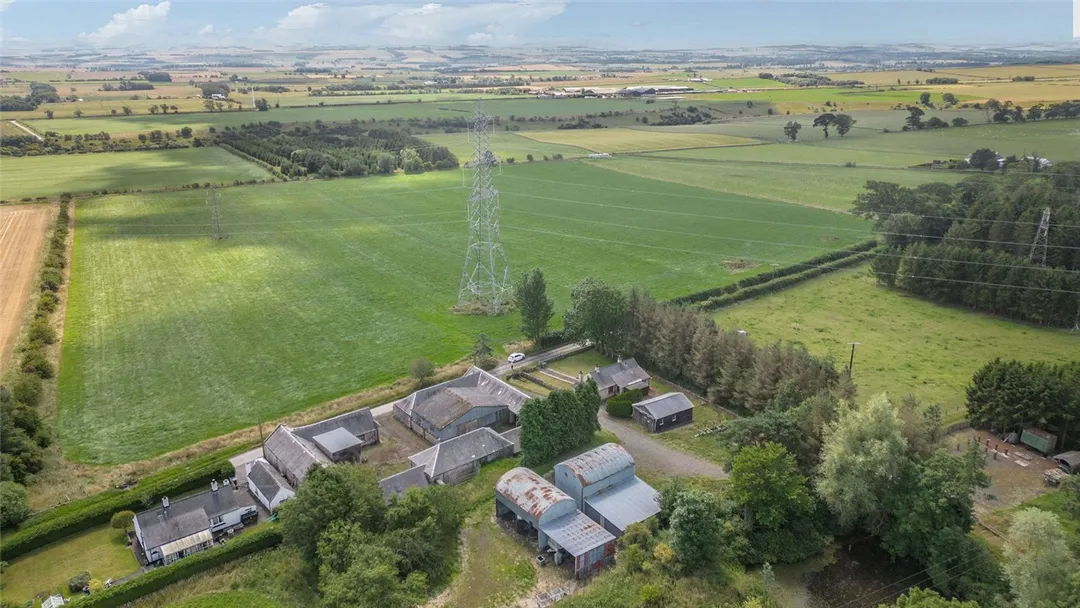 https://mr0.homeflow-assets.co.uk/files/photo/image/46986/1880/_x_/PAT250326_05.jpg