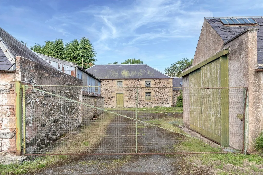 https://mr0.homeflow-assets.co.uk/files/photo/image/46986/1882/_x_/PAT250326_57.jpg