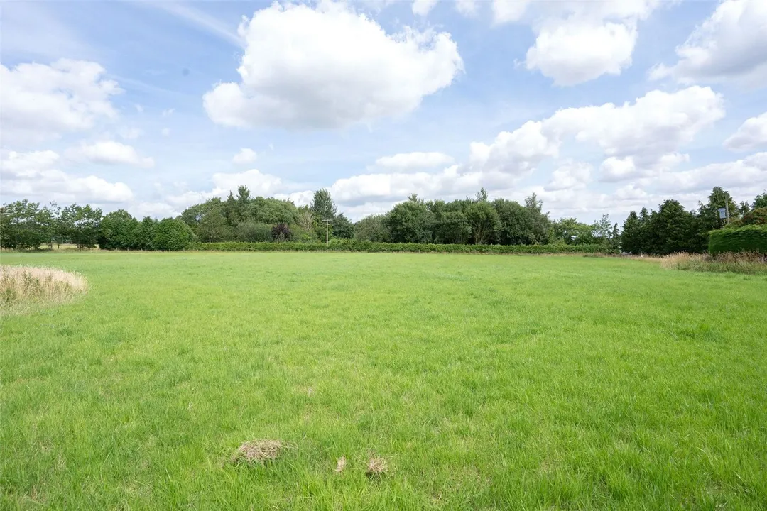 https://mr0.homeflow-assets.co.uk/files/photo/image/46986/1892/_x_/PAT250326_71.jpg