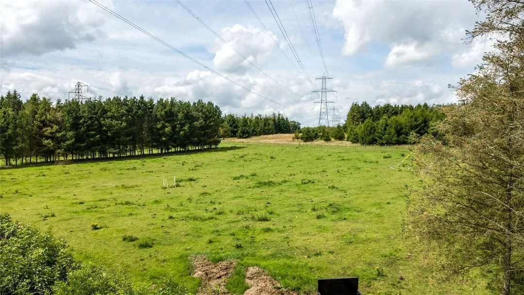 https://mr0.homeflow-assets.co.uk/files/photo/image/46986/1896/_x_/PAT250326_07.jpg