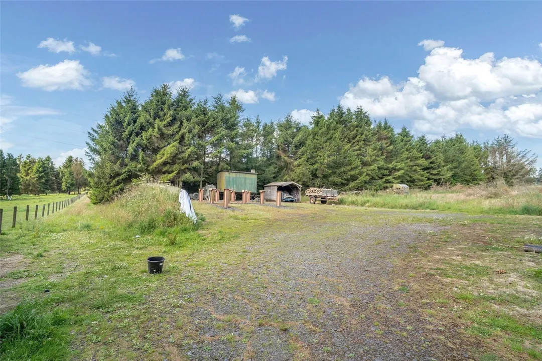https://mr0.homeflow-assets.co.uk/files/photo/image/46986/1898/_x_/PAT250326_62.jpg