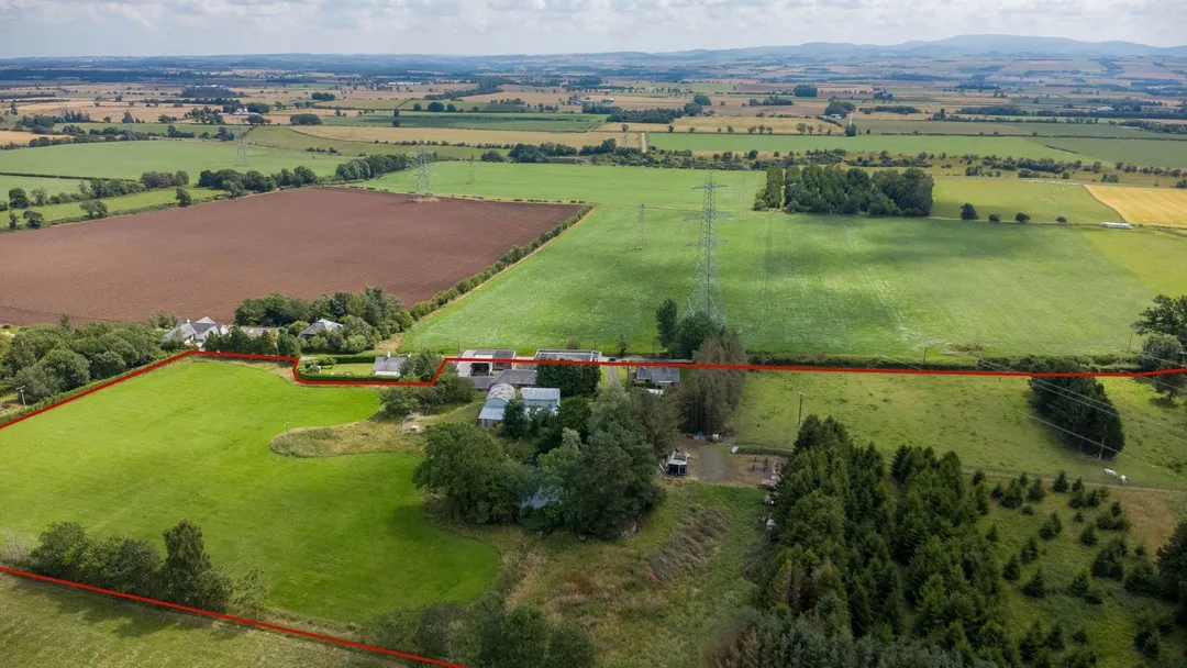 https://mr0.homeflow-assets.co.uk/files/photo/image/46986/1899/_x_/DJI_0307-HDRboundary.jpg