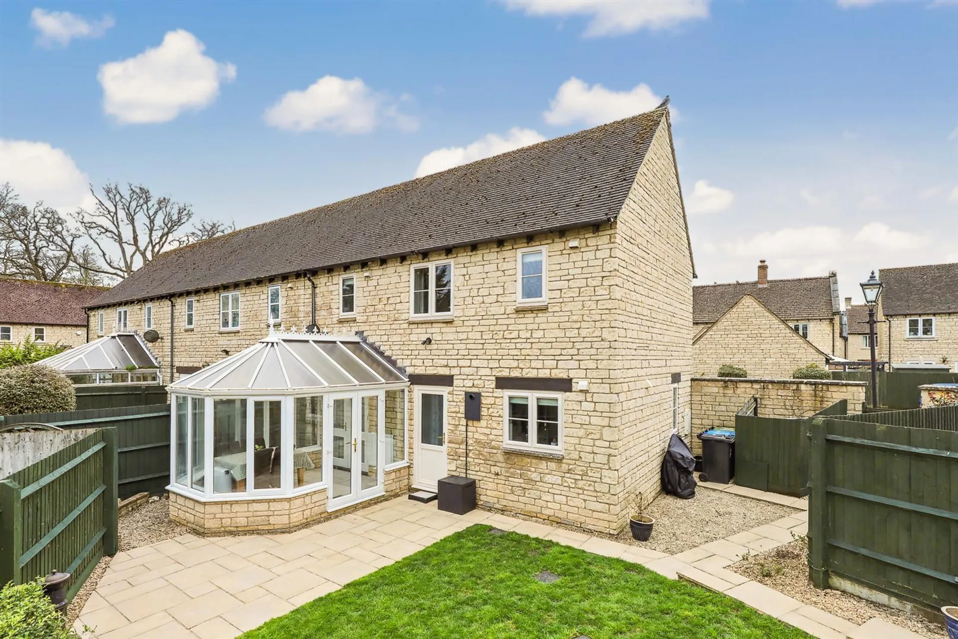 Property photo top 0