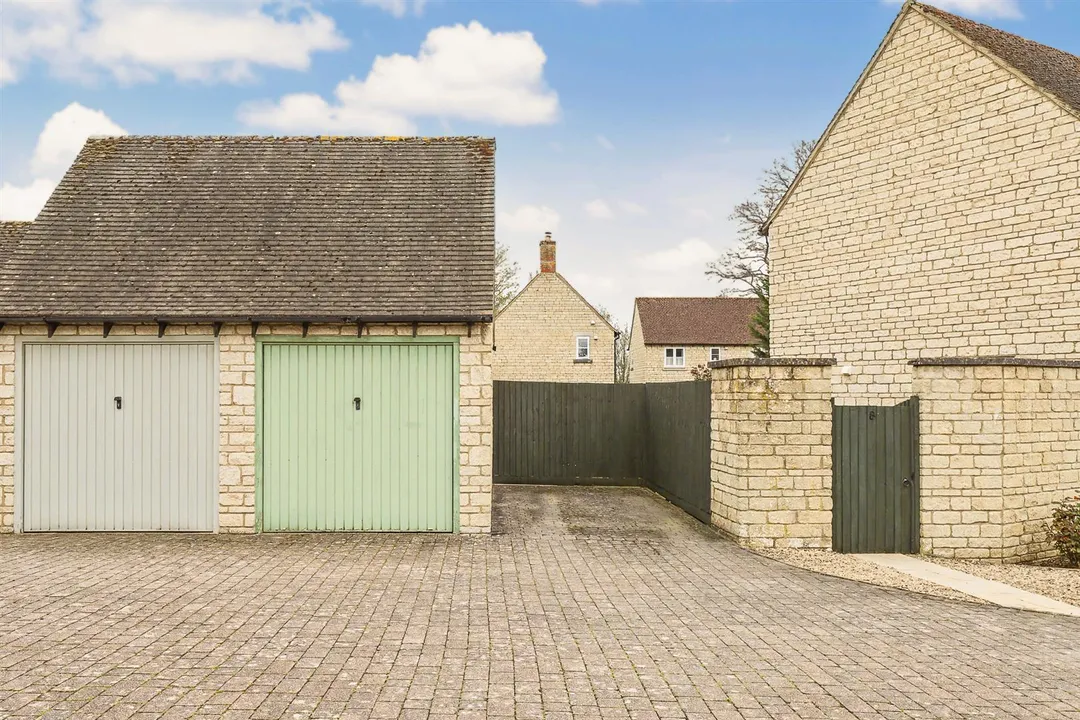 https://mr0.homeflow-assets.co.uk/files/photo/image/46986/6331/_x_/jVfcLM8UDUyl5zTAa-NhIg.jpg