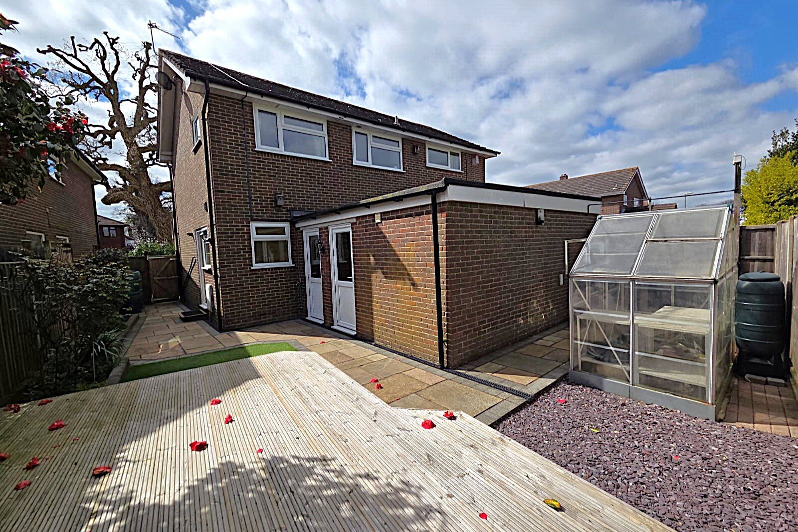 Pine Grove, Havant, Hampshire, PO9 Image 2