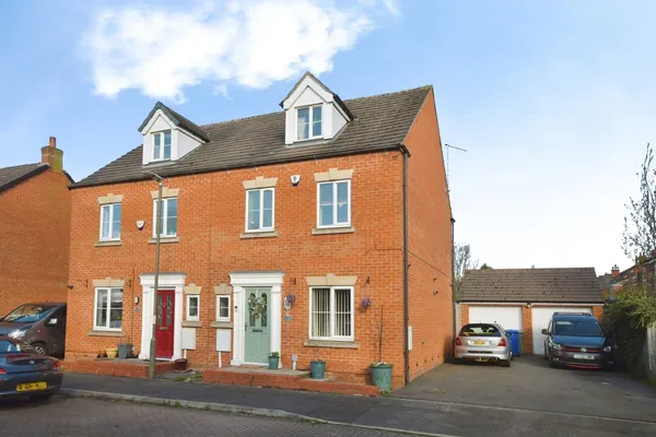 Sandringham Close, Chesterfield, Derb...