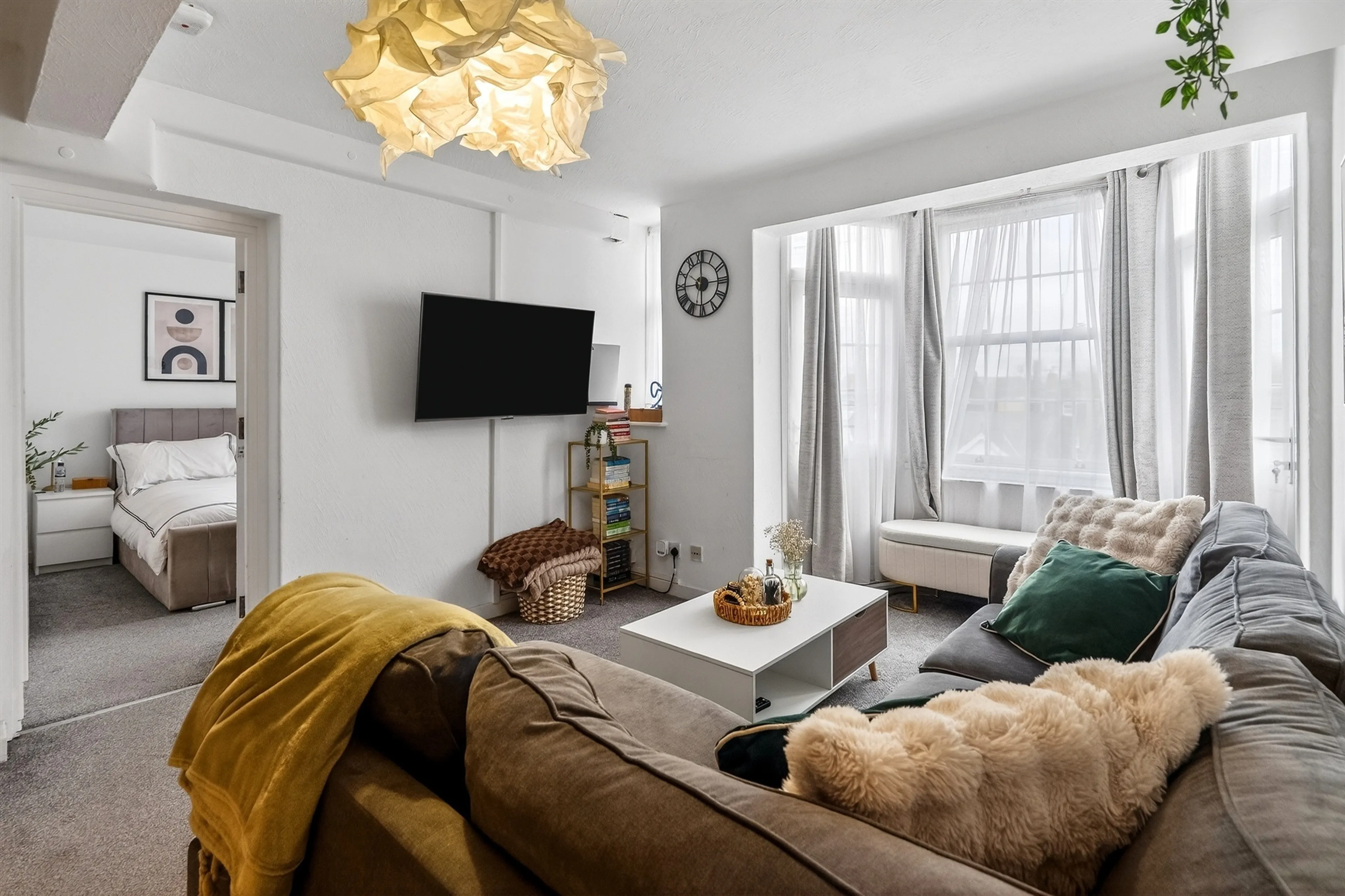 Property at Emlyn Gardens, Hammersmith