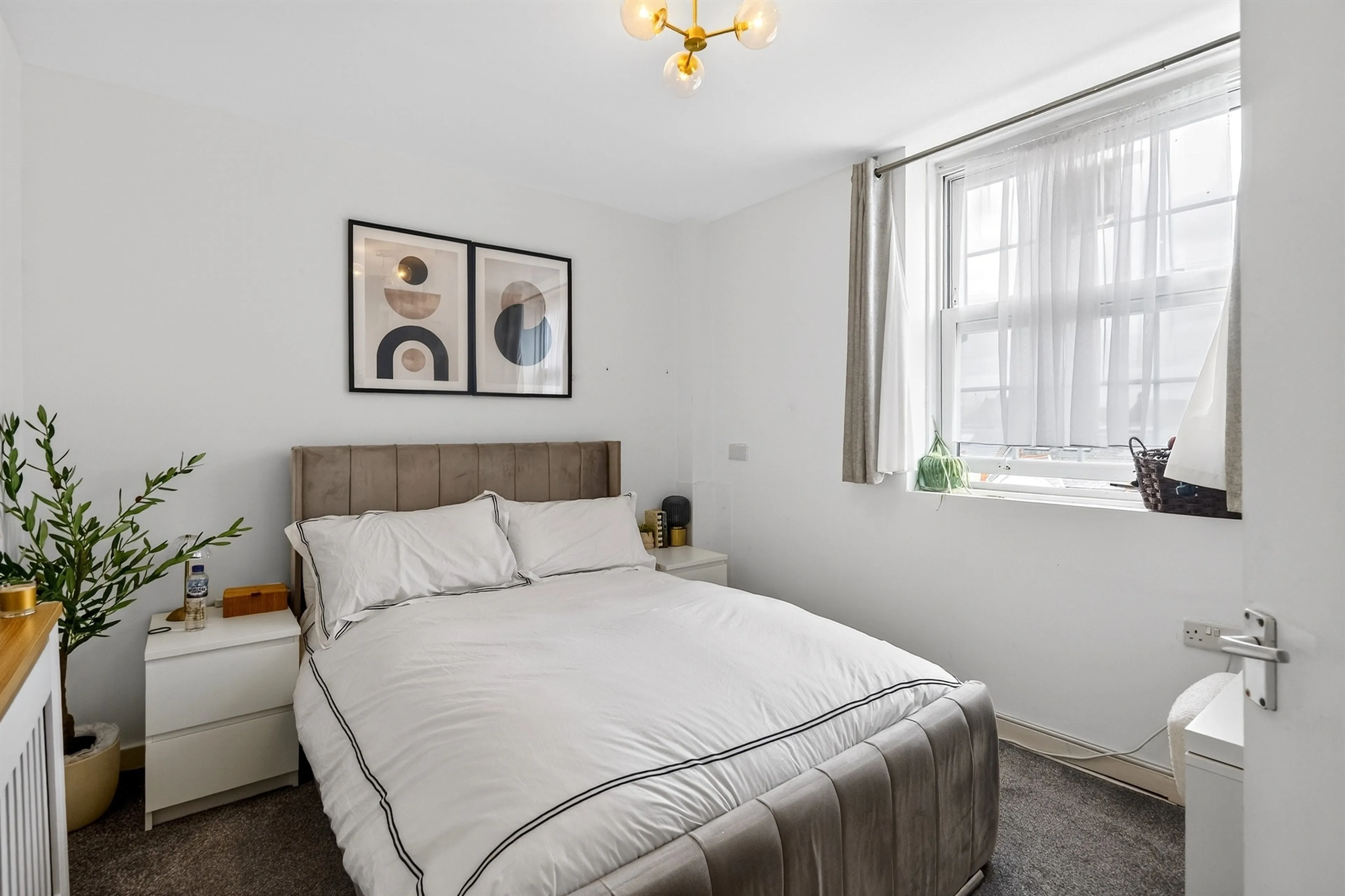 Property at Emlyn Gardens, Hammersmith