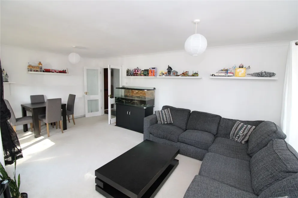 Property carousel item 4