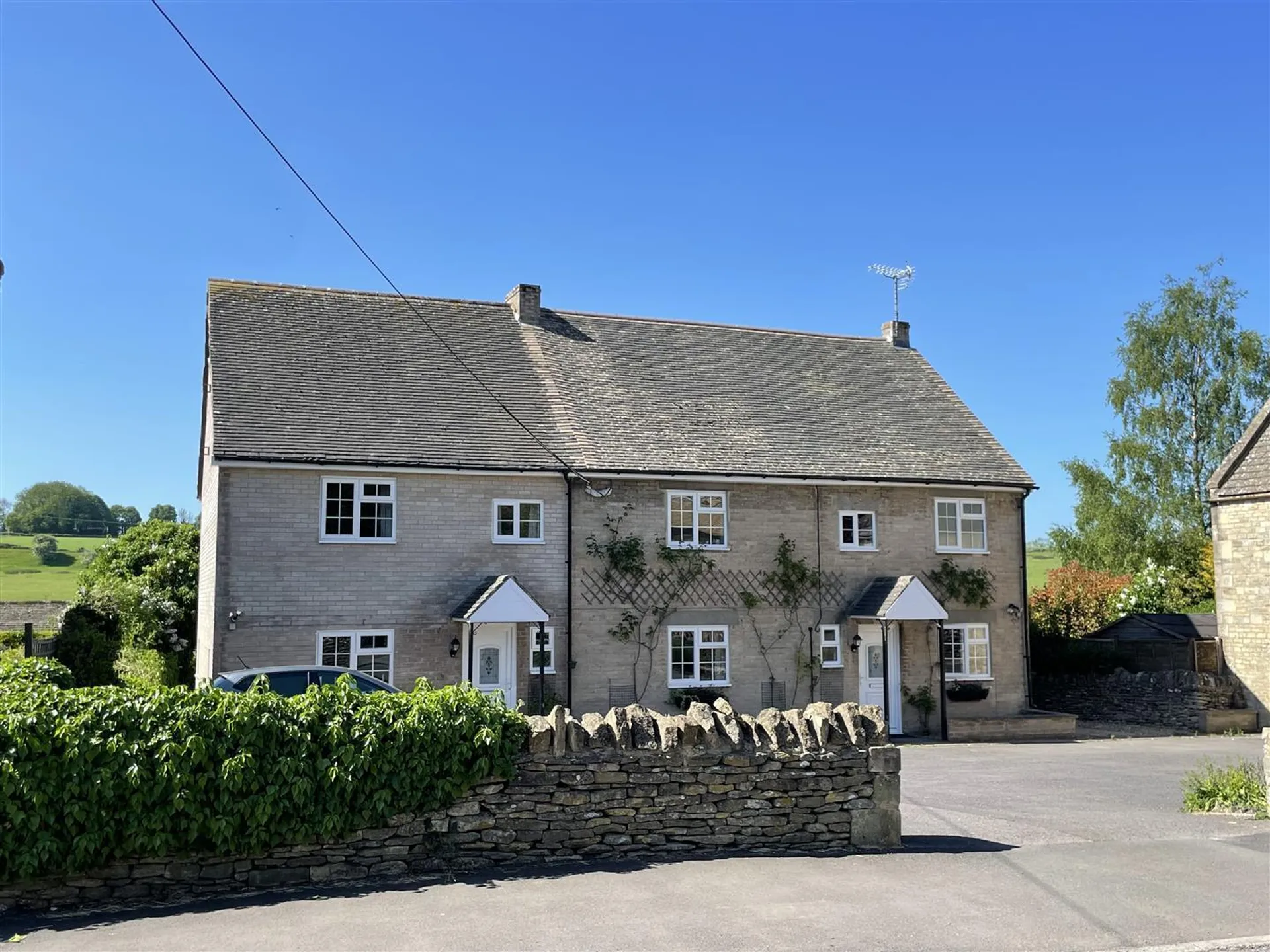 Property photo top 0