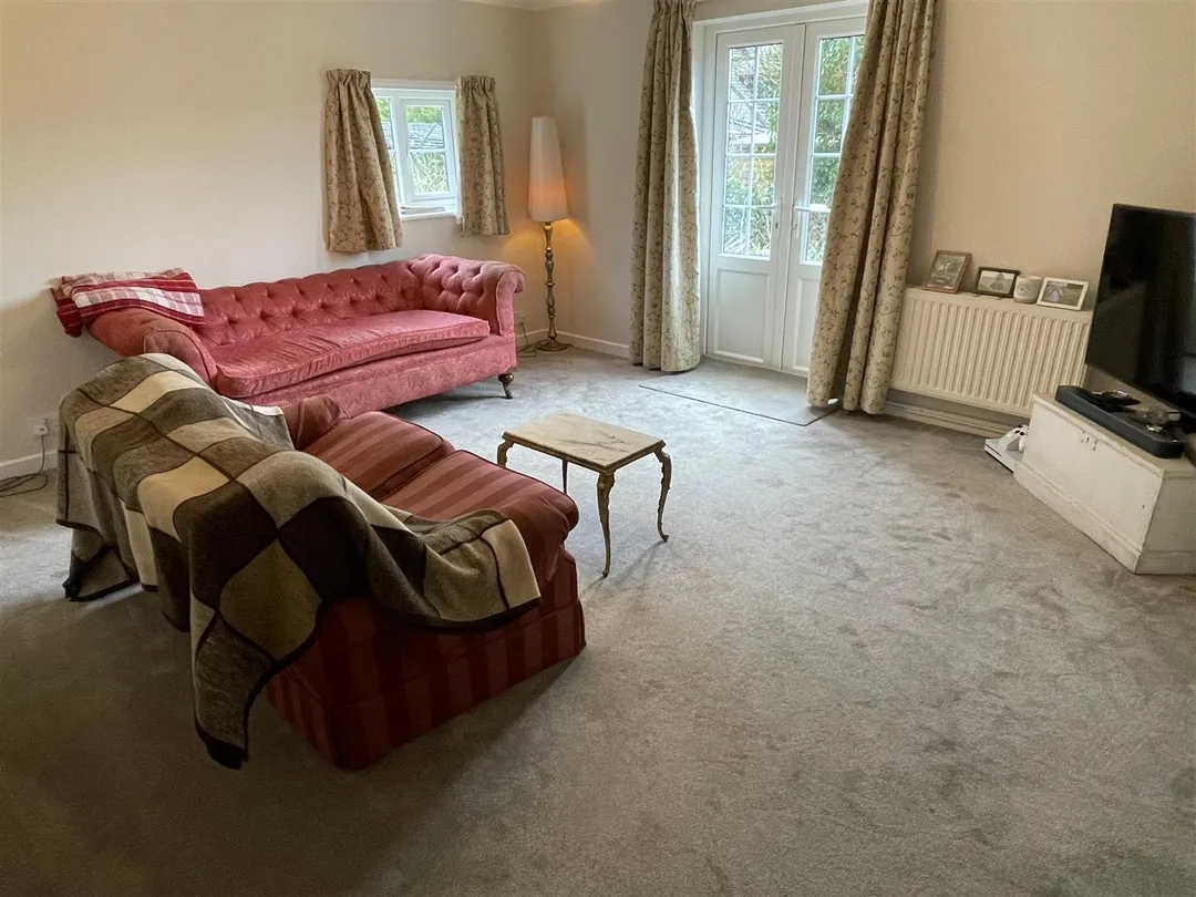https://mr0.homeflow-assets.co.uk/files/photo/image/47003/7418/_x_/PkQOLh9VI0CrJX3SZnCUPQ.jpg