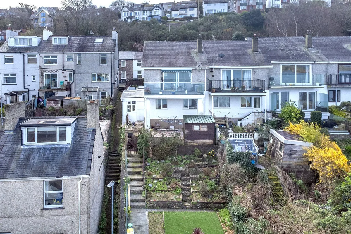 Caernarfon Road, Y Felinheli, Gwynedd, LL56