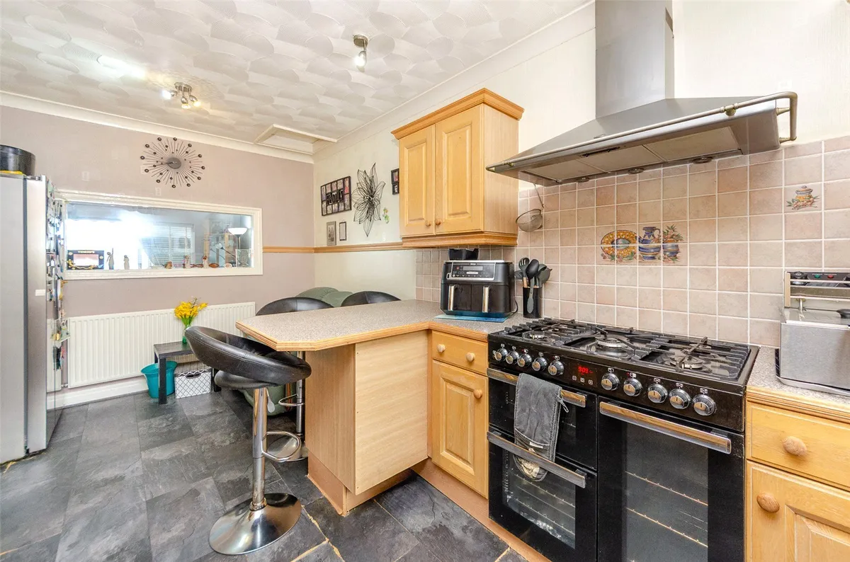 Caernarfon Road, Y Felinheli, Gwynedd, LL56